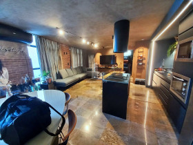 Apartamento com 2 Quartos à Venda, 64 m² em Meireles - Fortaleza