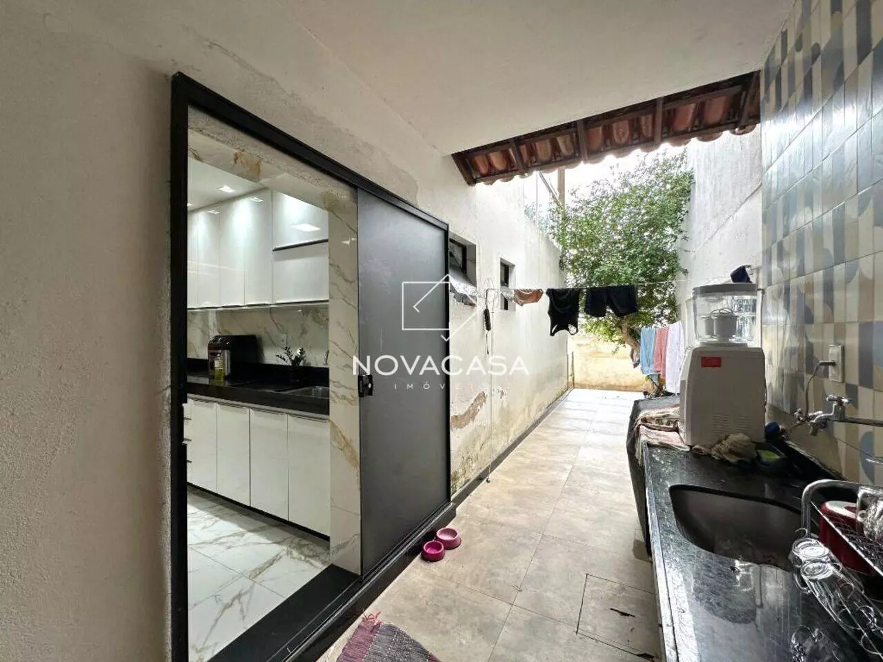 Foto do imóvel: Casa com 5 Quartos à Venda, 250 m² em Rio Branco - Belo Horizonte Foto do imóvel: Casa com 5 Quartos à Venda, 250 m² em Rio Branco - Belo Horizonte