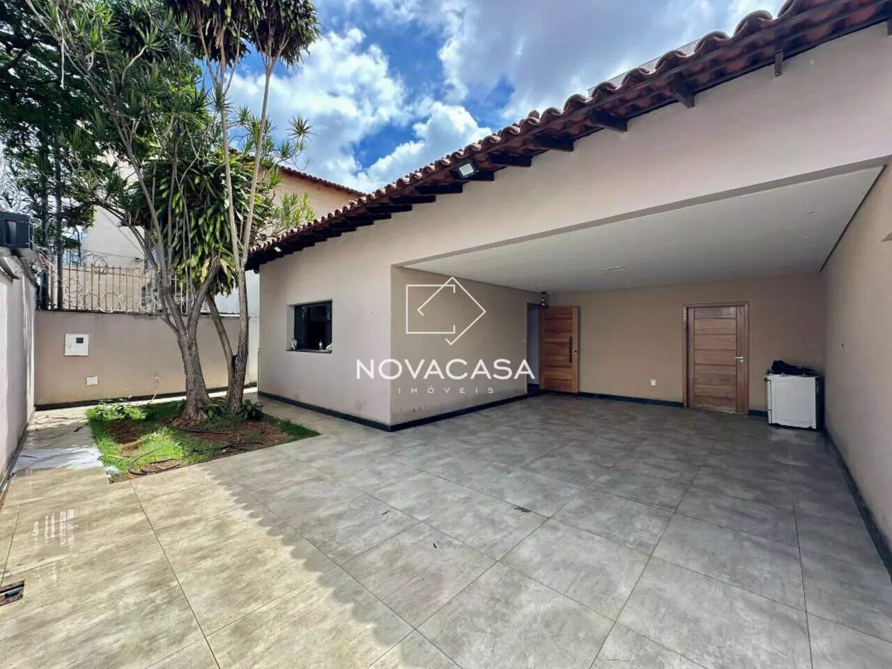 Foto do imóvel: Casa com 5 Quartos à Venda, 250 m² em Rio Branco - Belo Horizonte Foto do imóvel: Casa com 5 Quartos à Venda, 250 m² em Rio Branco - Belo Horizonte