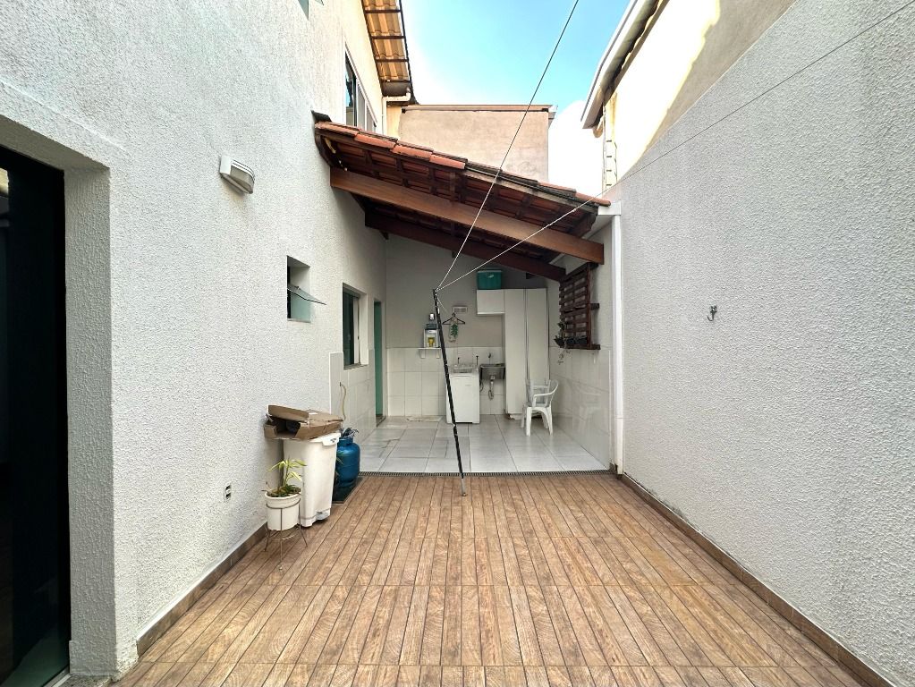 Foto do imóvel: Casa com 3 Quartos à Venda, 122 m² em Planalto - Belo Horizonte