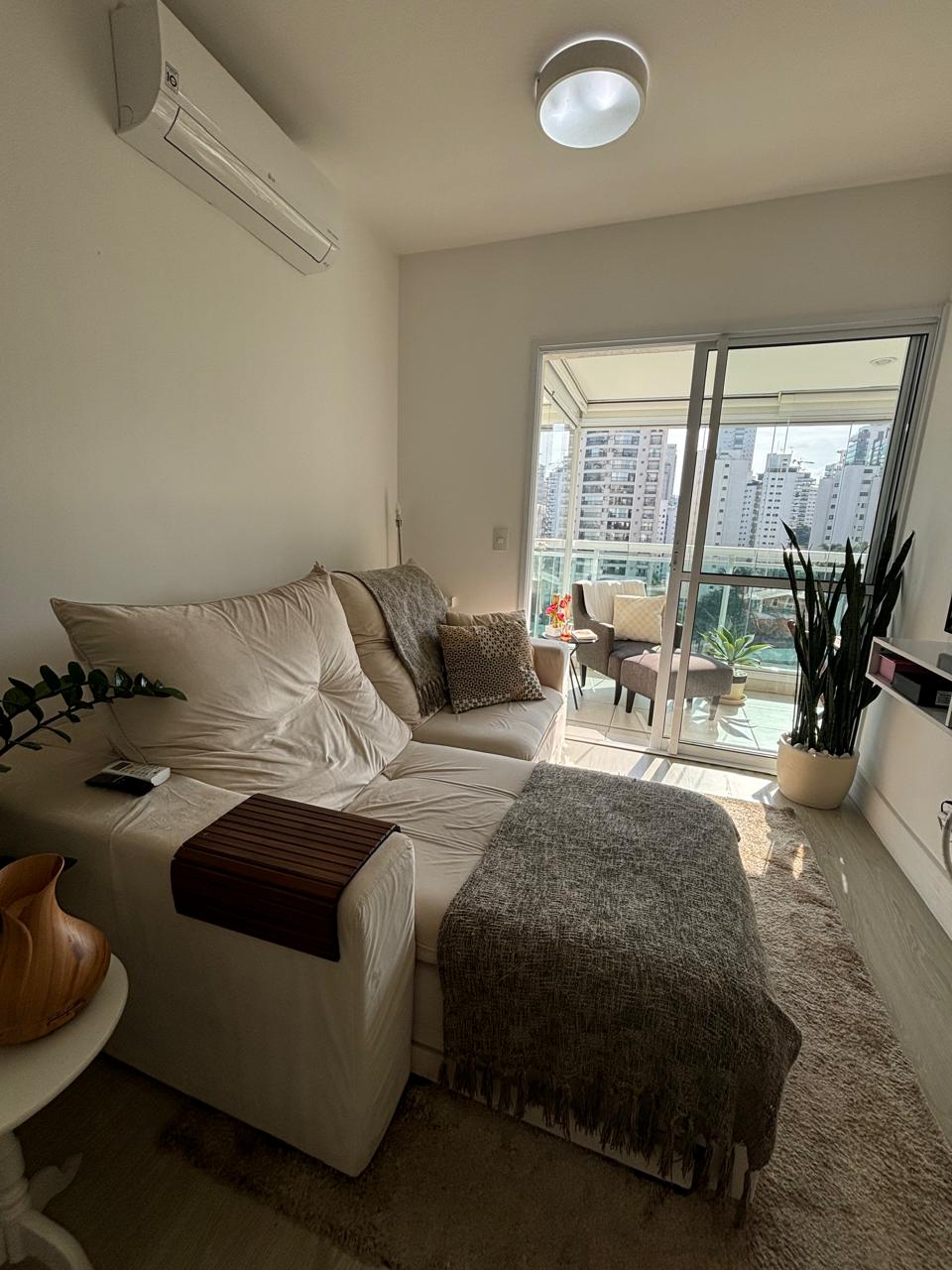 Foto do imóvel: Apartamento com 1 Quarto para Alugar, 50 m² em Campo Belo - São Paulo