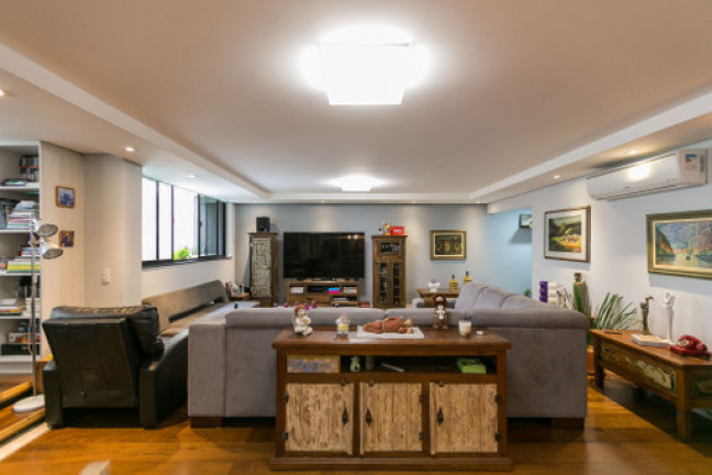Imagem Apartamento com 4 Quartos à Venda ou Locação, 239 m²em Batel - Curitiba