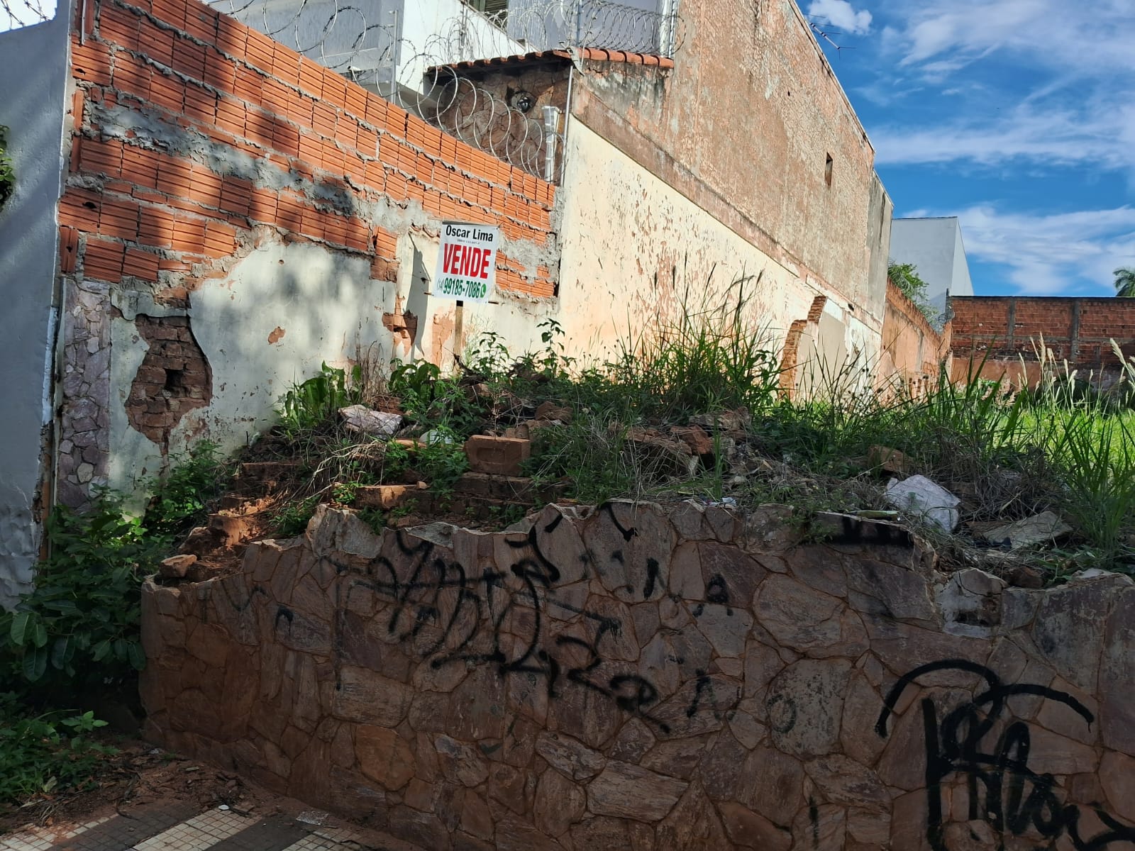 Foto do imóvel: Terreno à Venda, 484 metro em Centro - Bauru