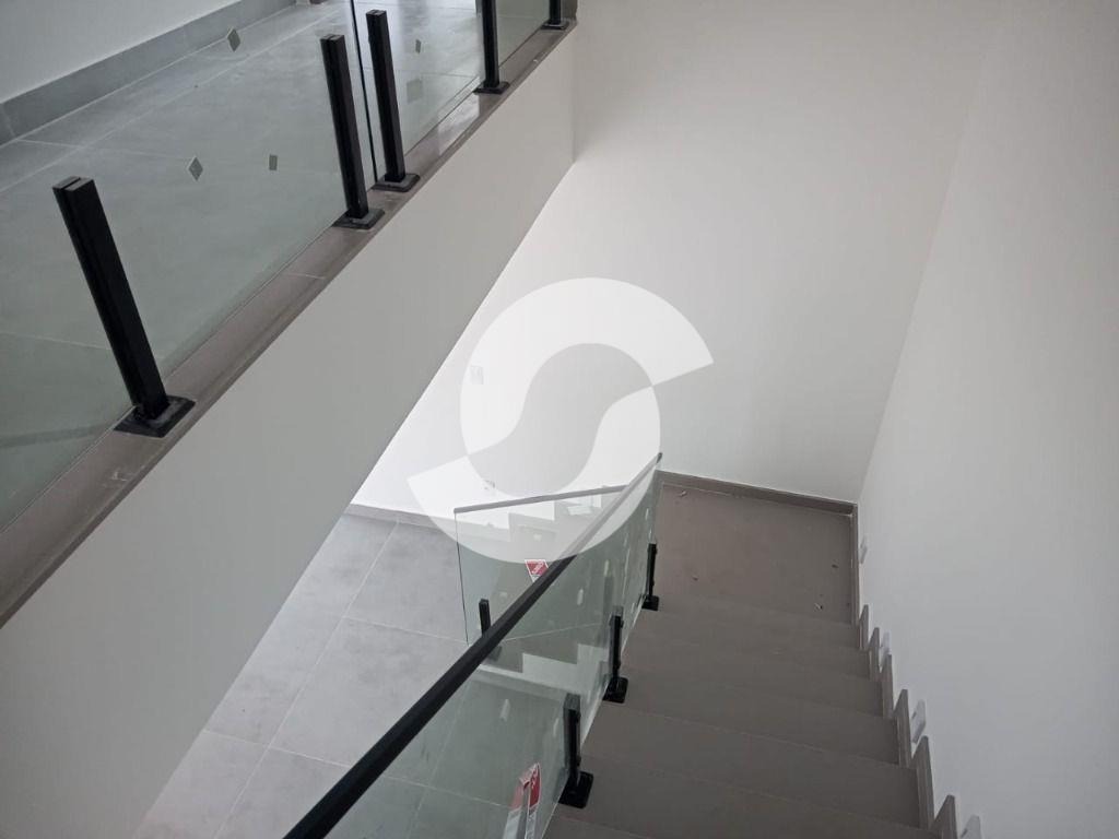 Foto do imóvel: Casa com 4 Quartos à Venda, 209 m² em Itaipu - Niterói