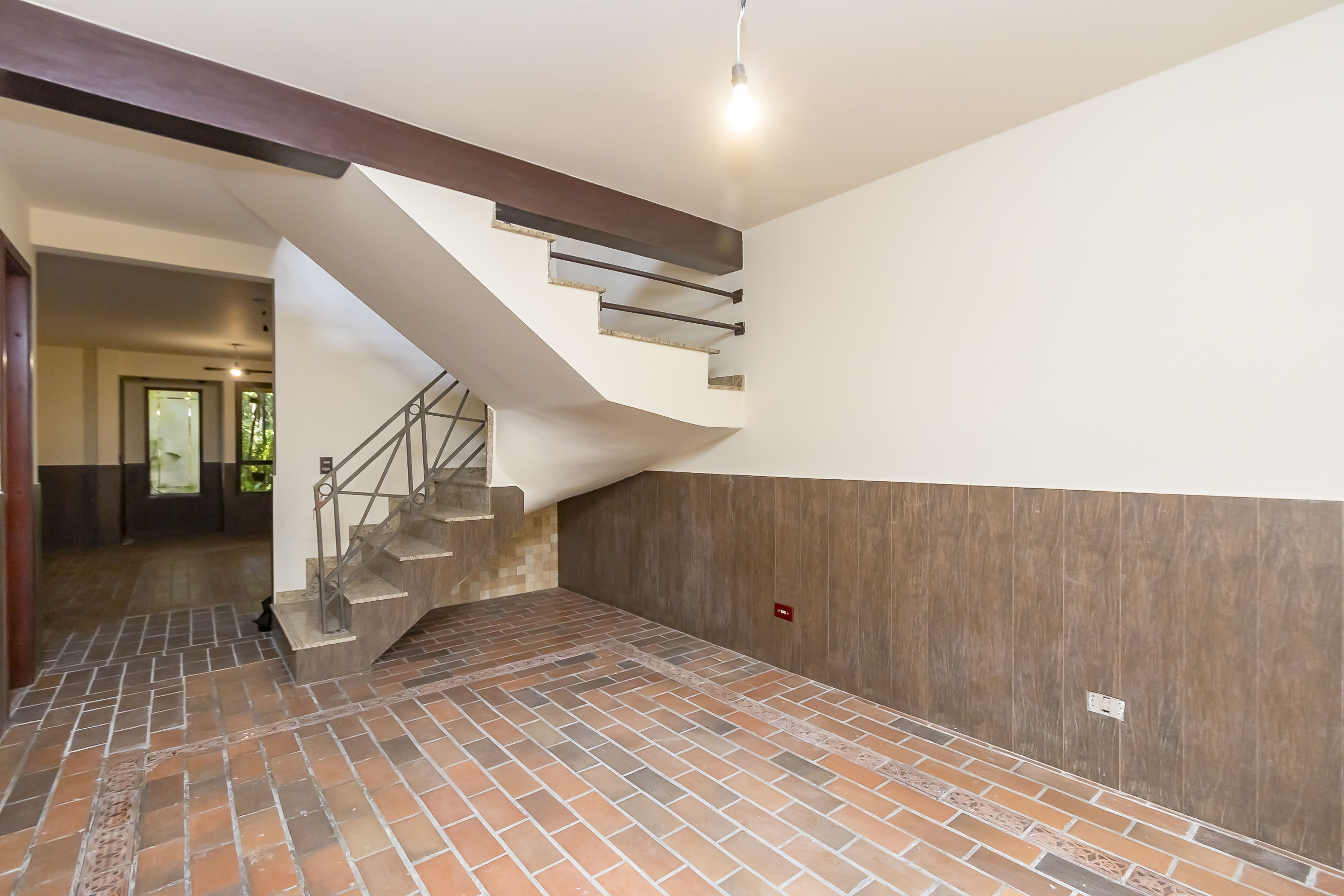 Foto do imóvel: Casa de Condomínio com 3 Quartos à Venda, 278 m²em Vista Alegre - Curitiba