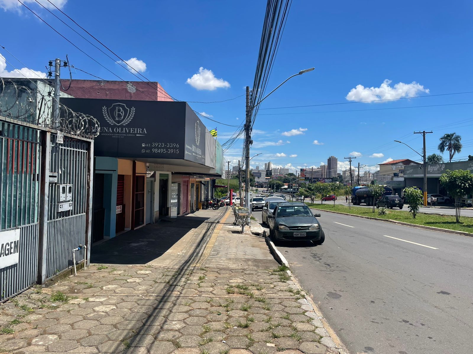 Imagem Sobrado com 4 Quartos à Venda, 399 m²em Setor Leste Universitário - Goiânia