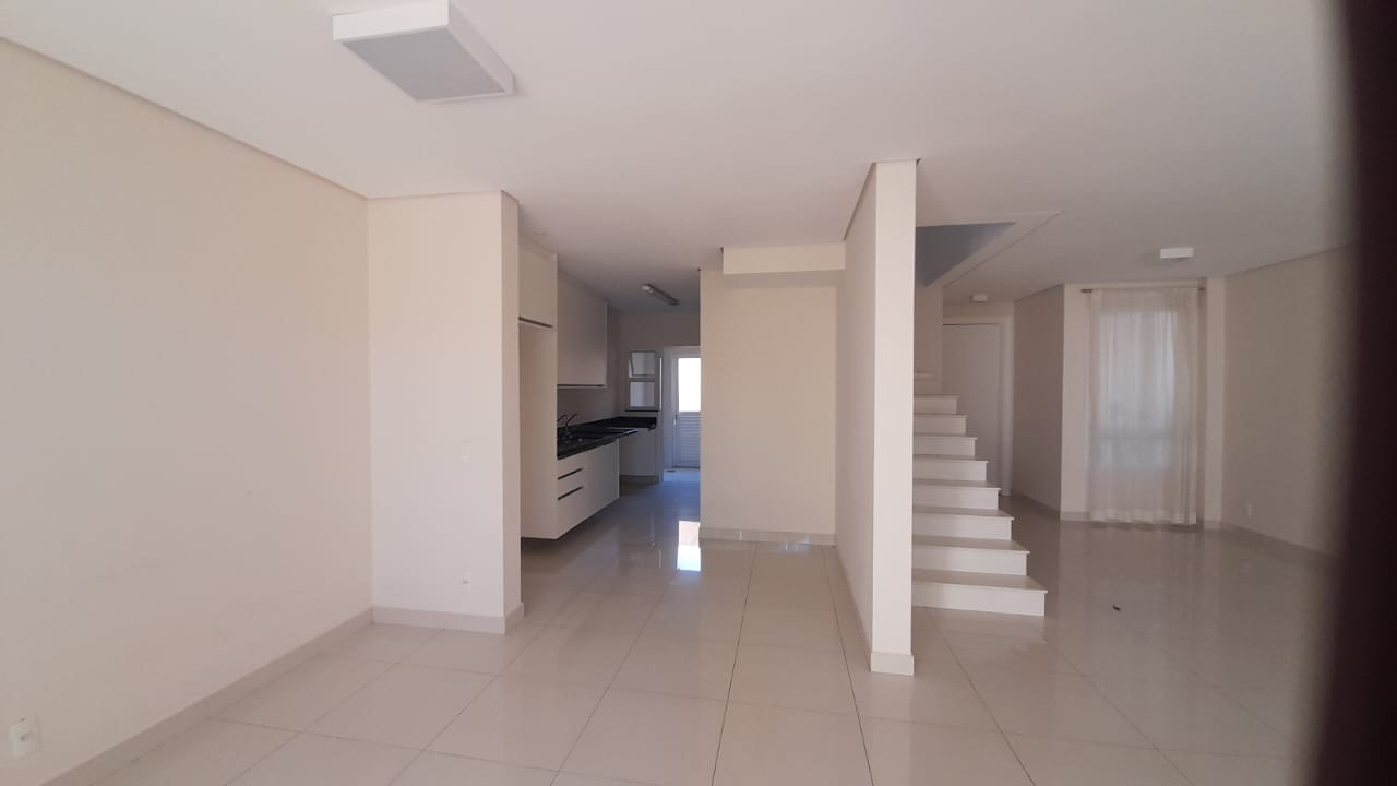 Imagem Casa de Condomínio com 3 Quartos à Venda ou Temporada, 211 m²em Chácaras Silvania - Valinhos