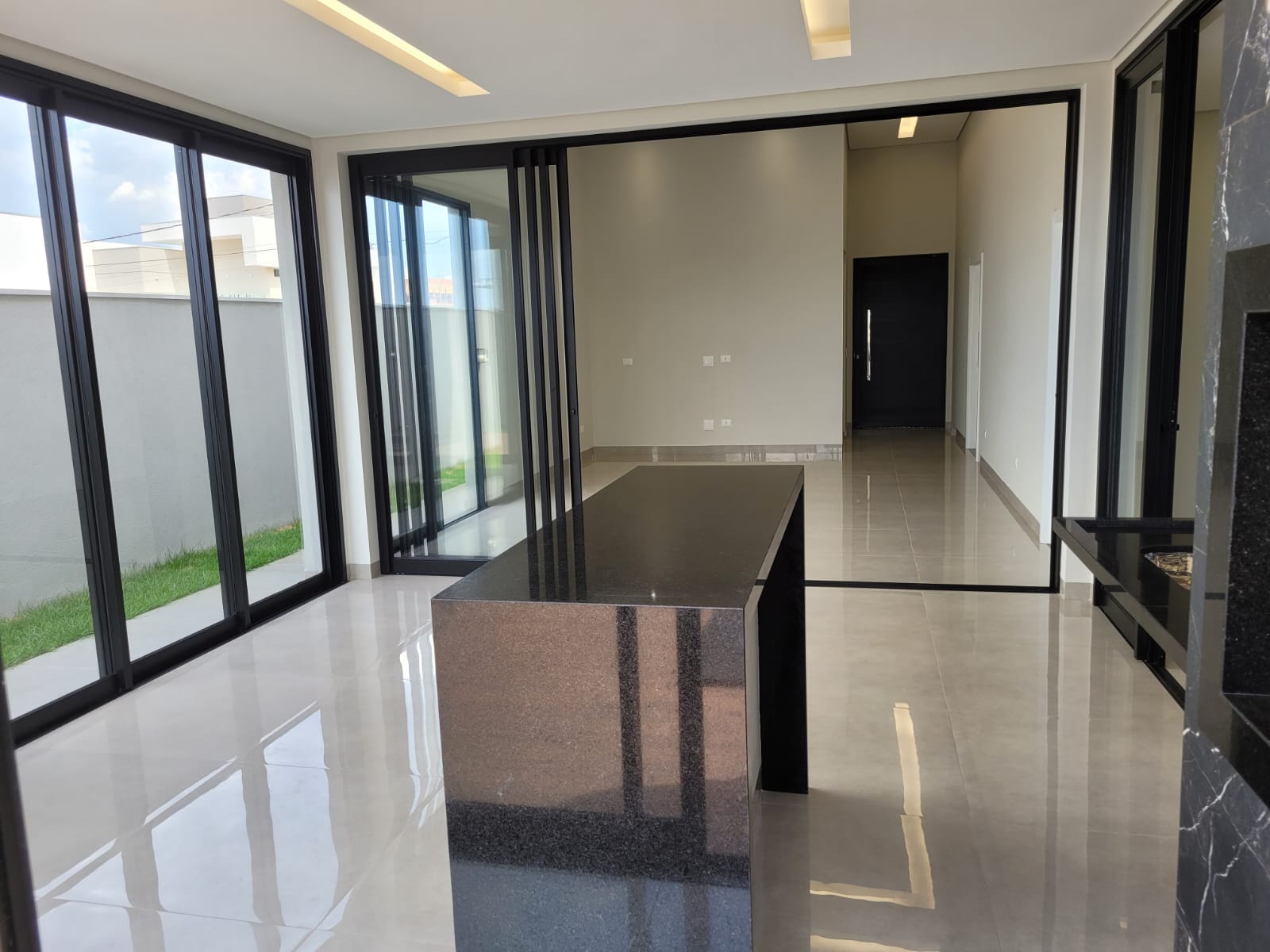 Imagem Casa com 3 Quartos à Venda, 210 m²em Alphaville Campo Grande 3 - Campo Grande