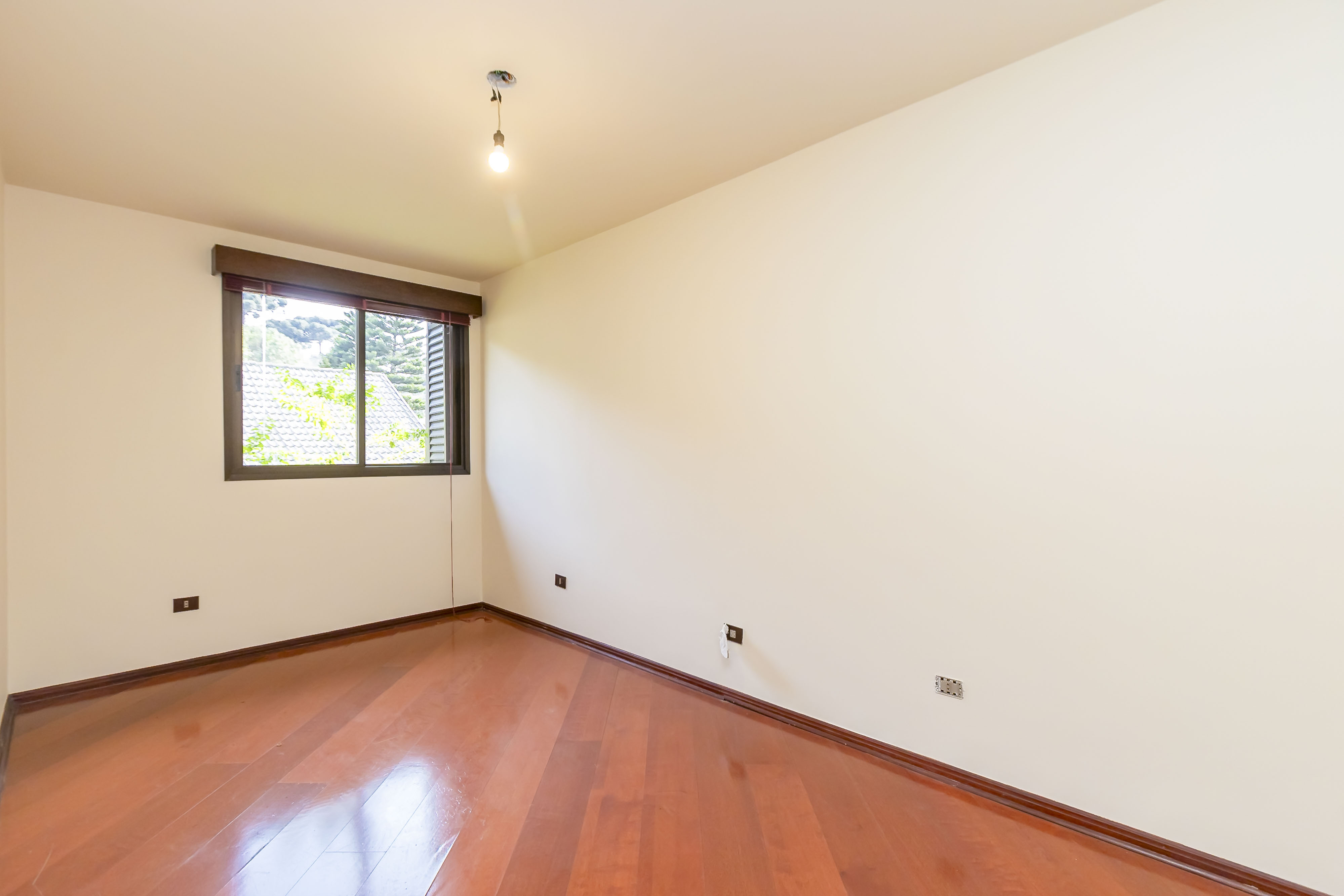 Foto do imóvel: Sobrado com 3 Quartos à Venda, 278 m²em Vista Alegre - Curitiba