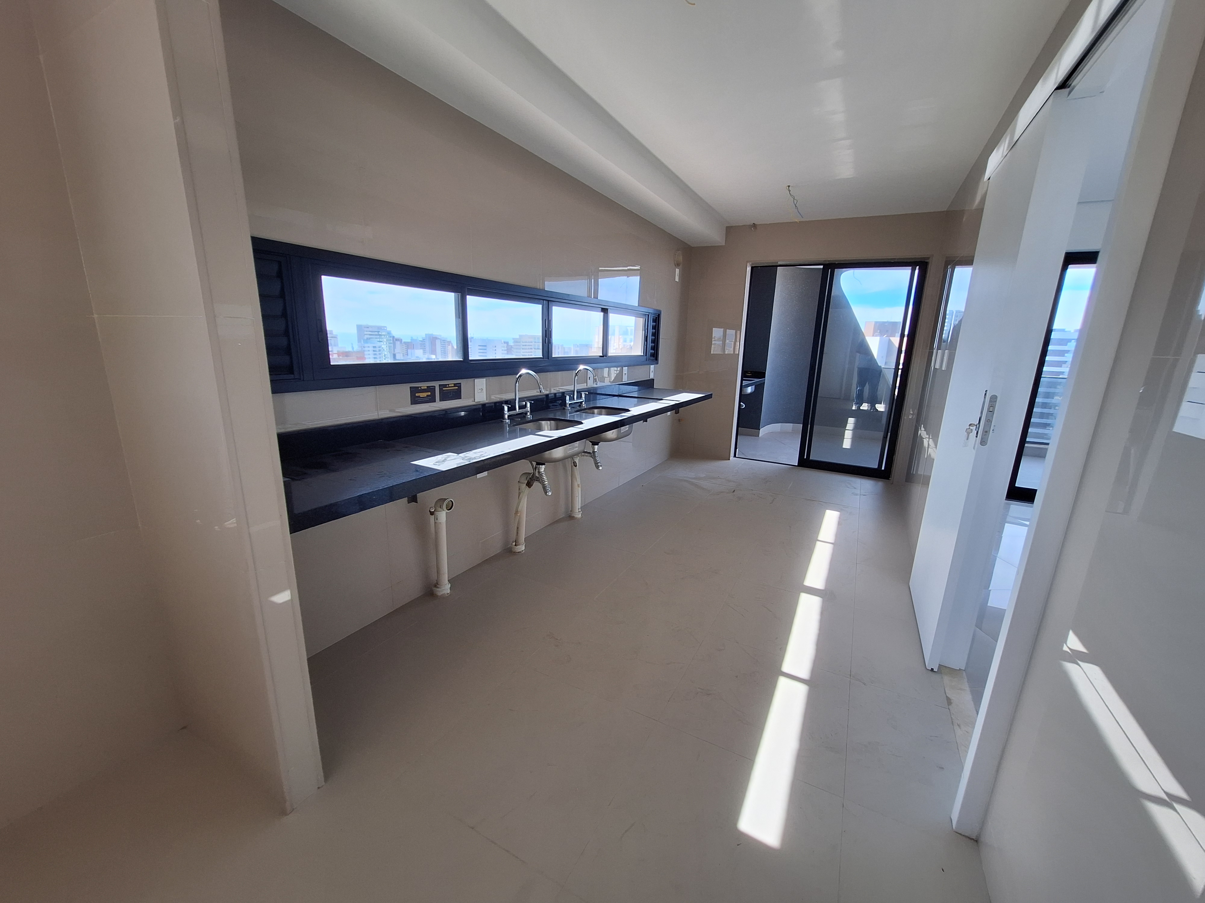 Foto do imóvel: Apartamento com 4 Quartos à Venda, 254 m² em Meireles - Fortaleza