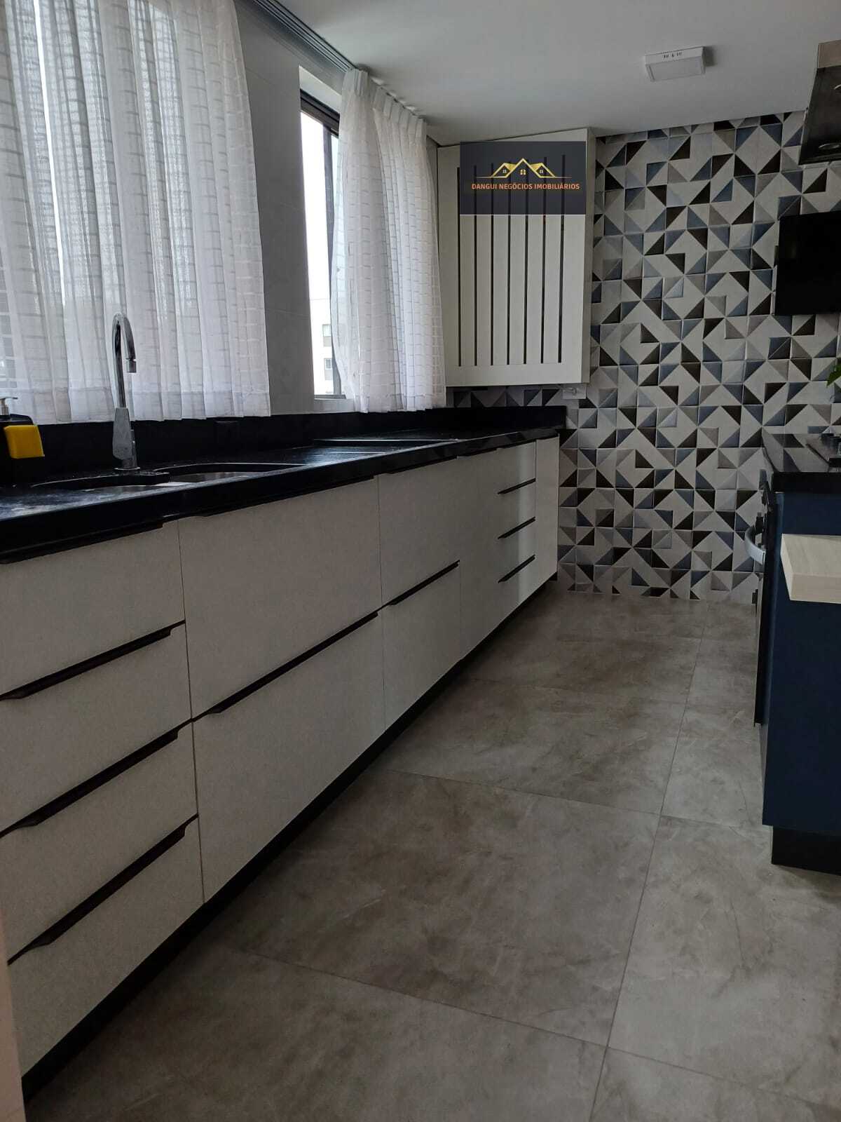 Imagem Apartamento com 4 Quartos à Venda, 147 m²em Portão - Curitiba