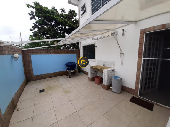 Imagem Sobrado com 3 Quartos à Venda, 280 m² em Centro - Guaratuba