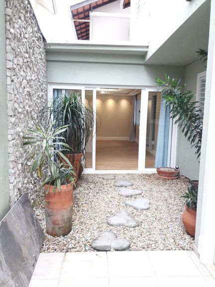 Imagem Sobrado com 2 Quartos à Venda ou Locação, 147 m² em Glória - Joinville