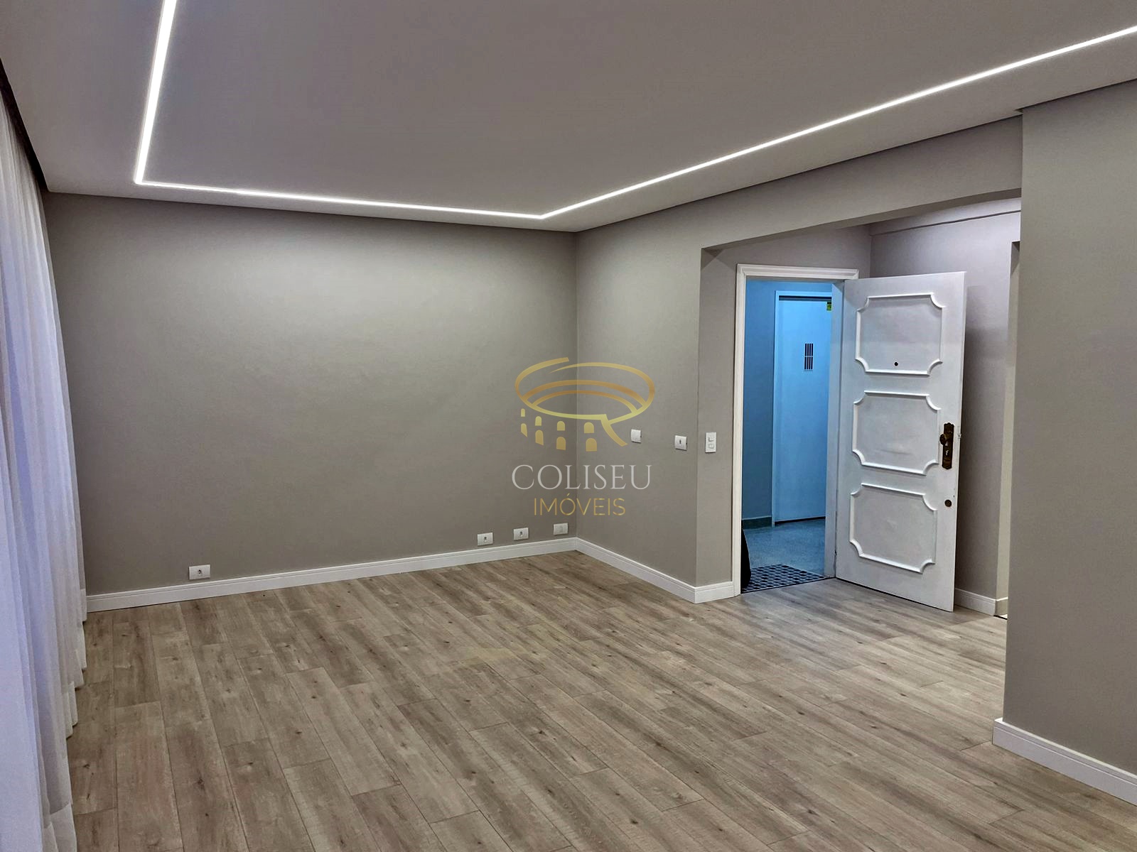 Imagem Apartamento com 3 Quartos à Venda, 137 m²em Zona 01 - Maringá