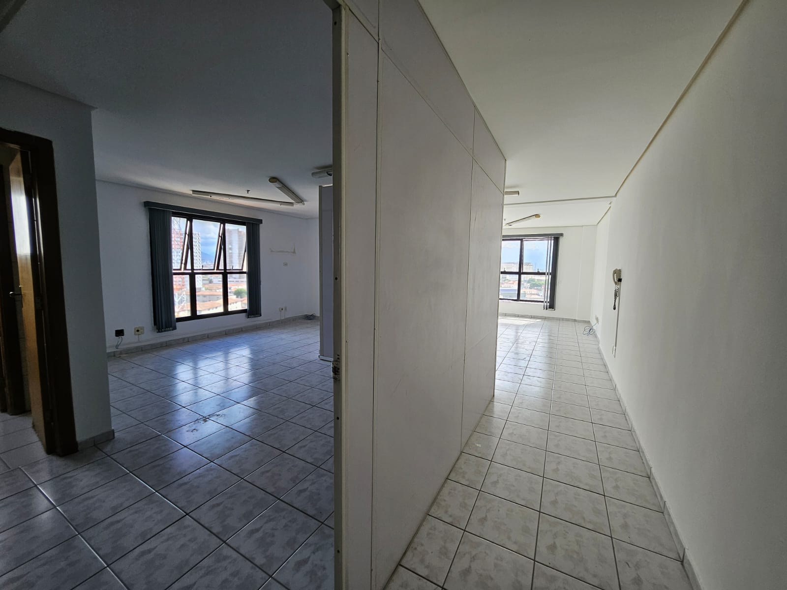 Foto do imóvel: Sala Comercial à Venda, 80 m² em  - 