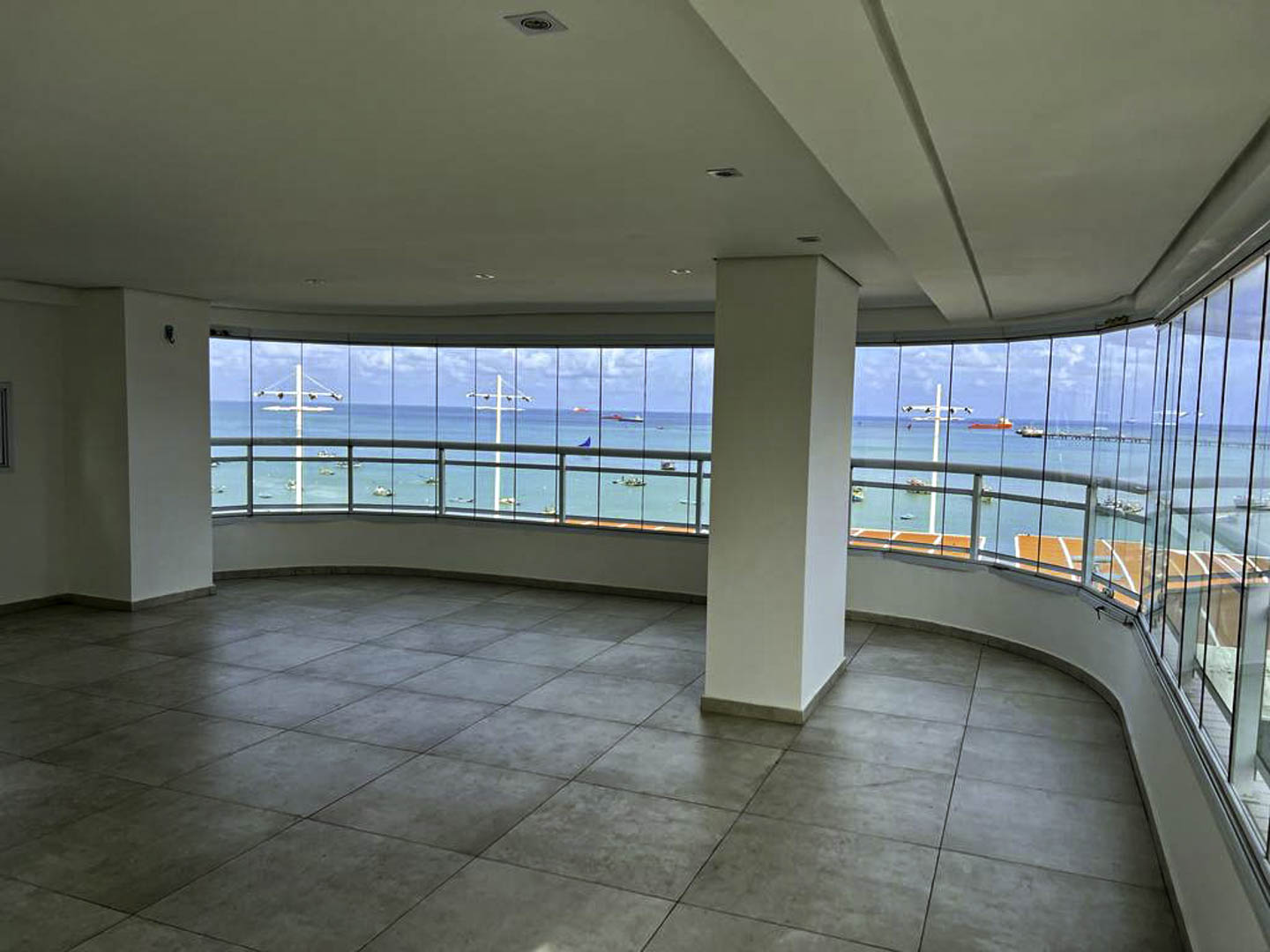 Apartamento com 3 Quartos à Venda, 210 m²em Mucuripe - Fortaleza