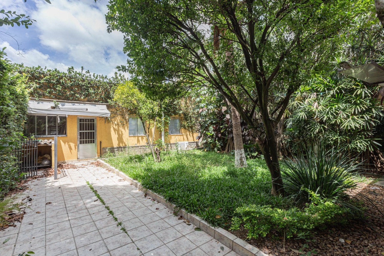 Foto do imóvel: Casa com 2 Quartos à Venda ou Locação, 237 m² em Cidade Monções - São Paulo