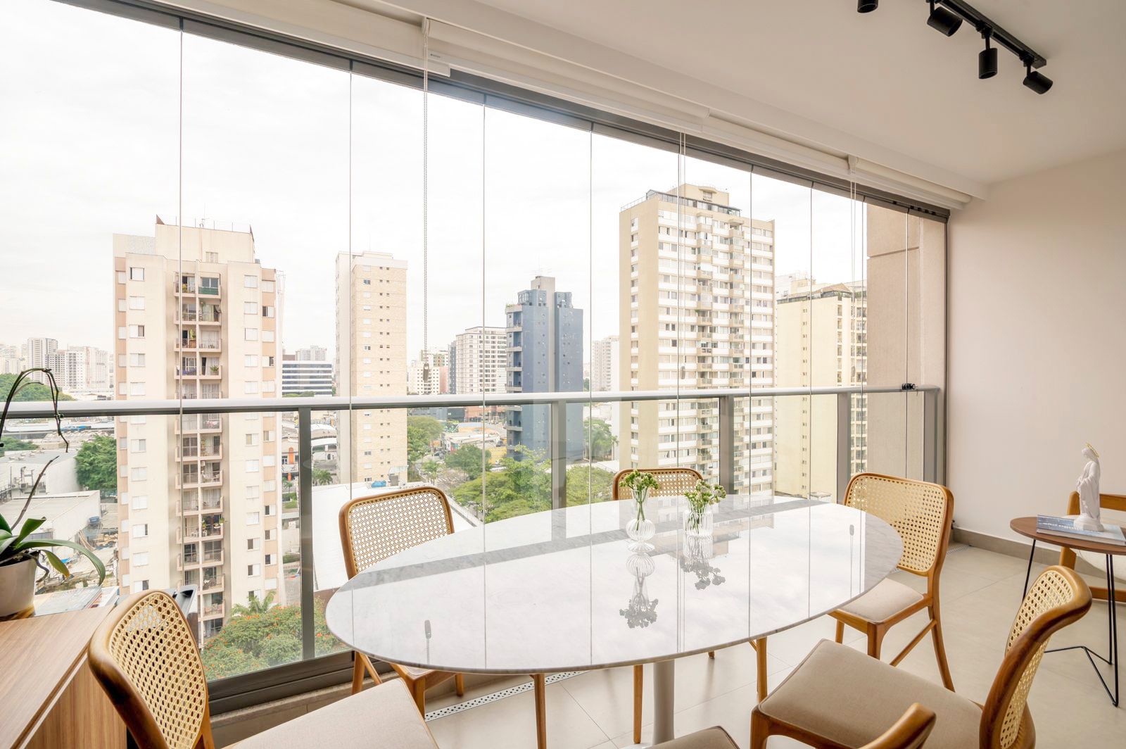 Imagem Apartamento com 2 Quartos à Venda, 72 m²em Campo Belo - São Paulo