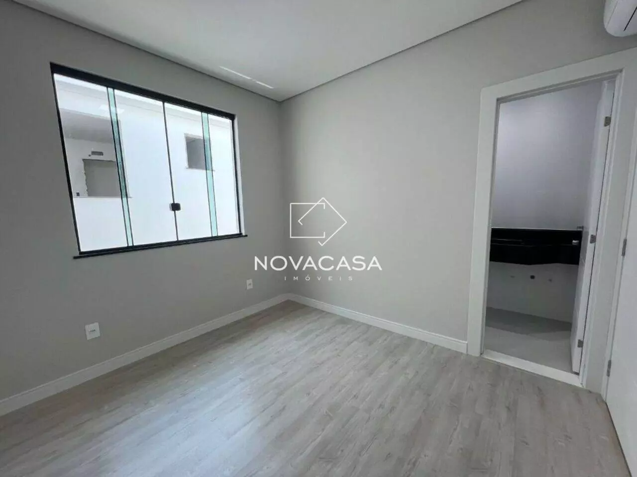 Foto do imóvel: Casa com 4 Quartos à Venda, 150 m² em Planalto - Belo Horizonte Foto do imóvel: Casa com 4 Quartos à Venda, 150 m² em Planalto - Belo Horizonte