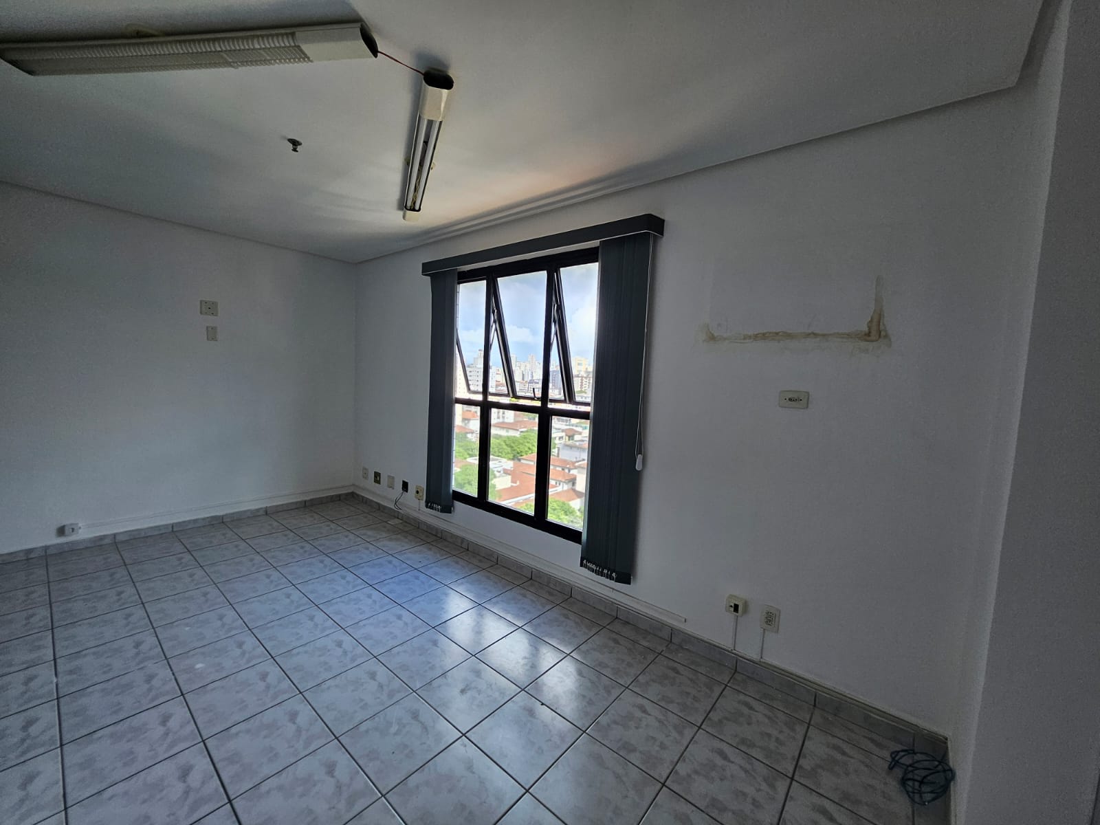 Foto do imóvel: Sala Comercial à Venda, 80 m² em  - 