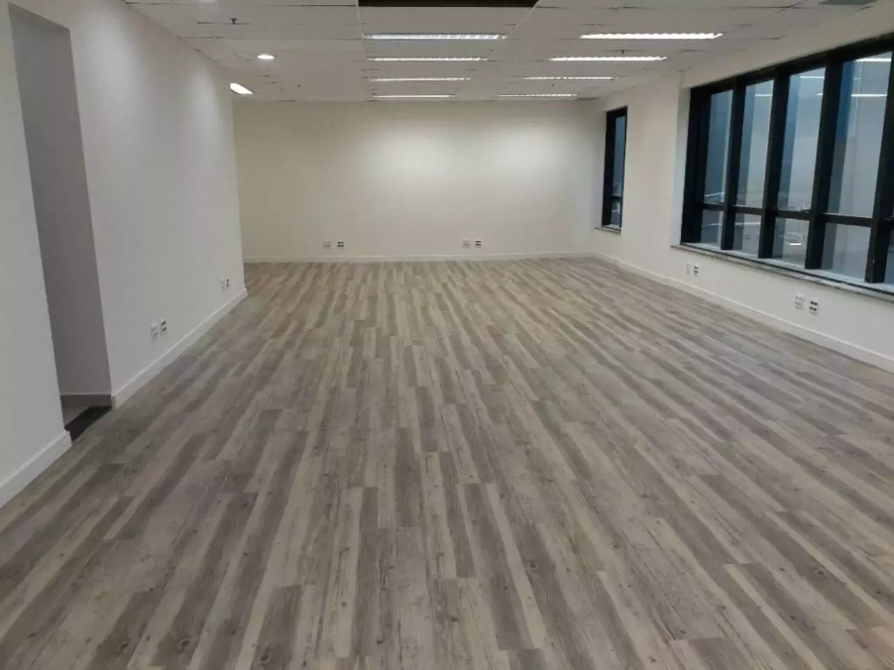 Foto do imóvel: Sala Comercial para Alugar, 88 m² em Vila Olímpia - São Paulo