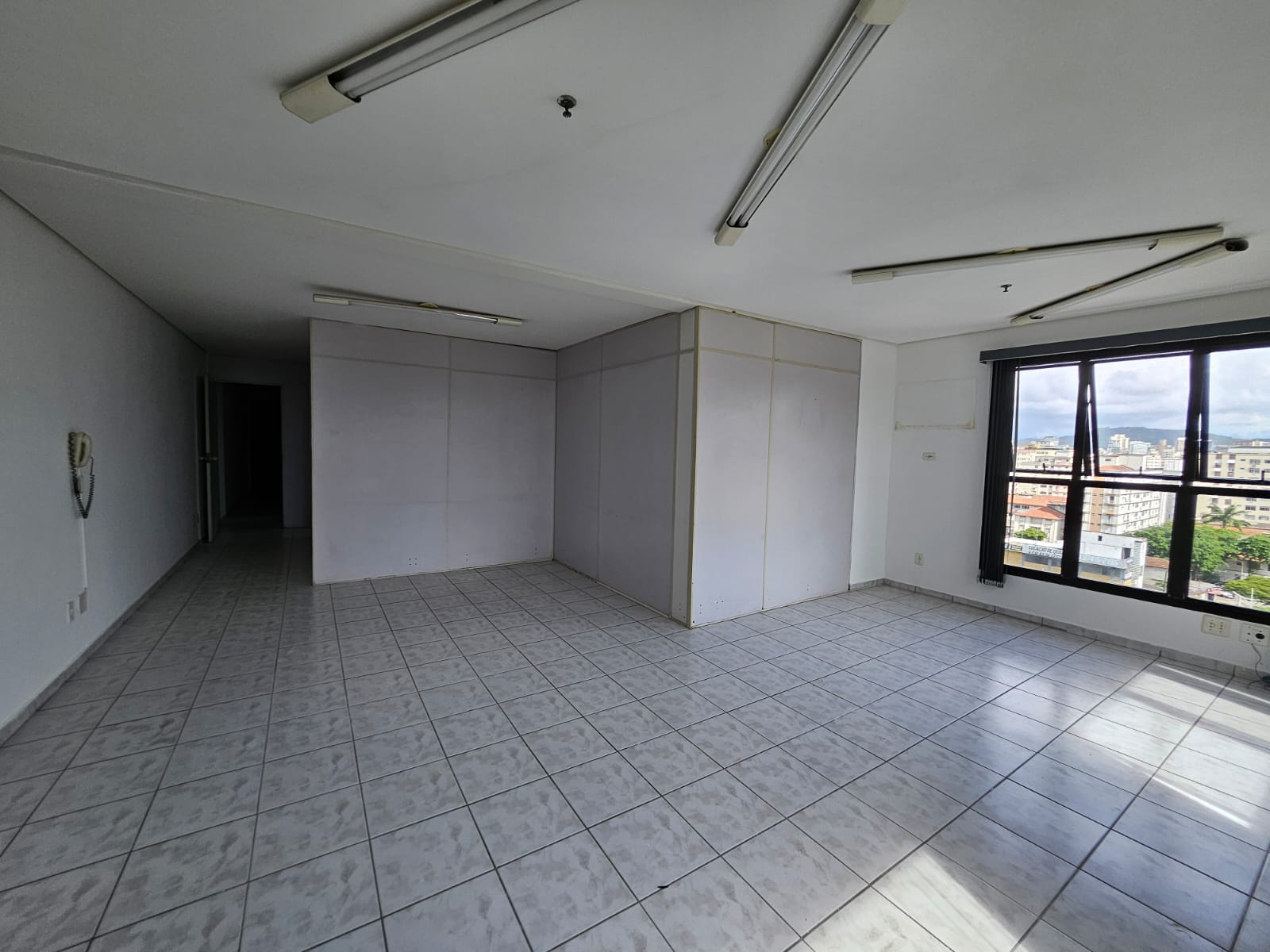 Foto do imóvel: Sala Comercial à Venda, 80 m² em  - 