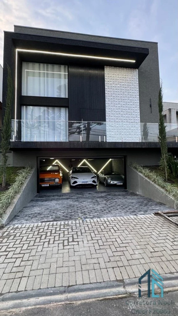 Foto do imóvel: Casa de Condomínio com 4 Quartos à Venda, 367 m² em Abranches - Curitiba