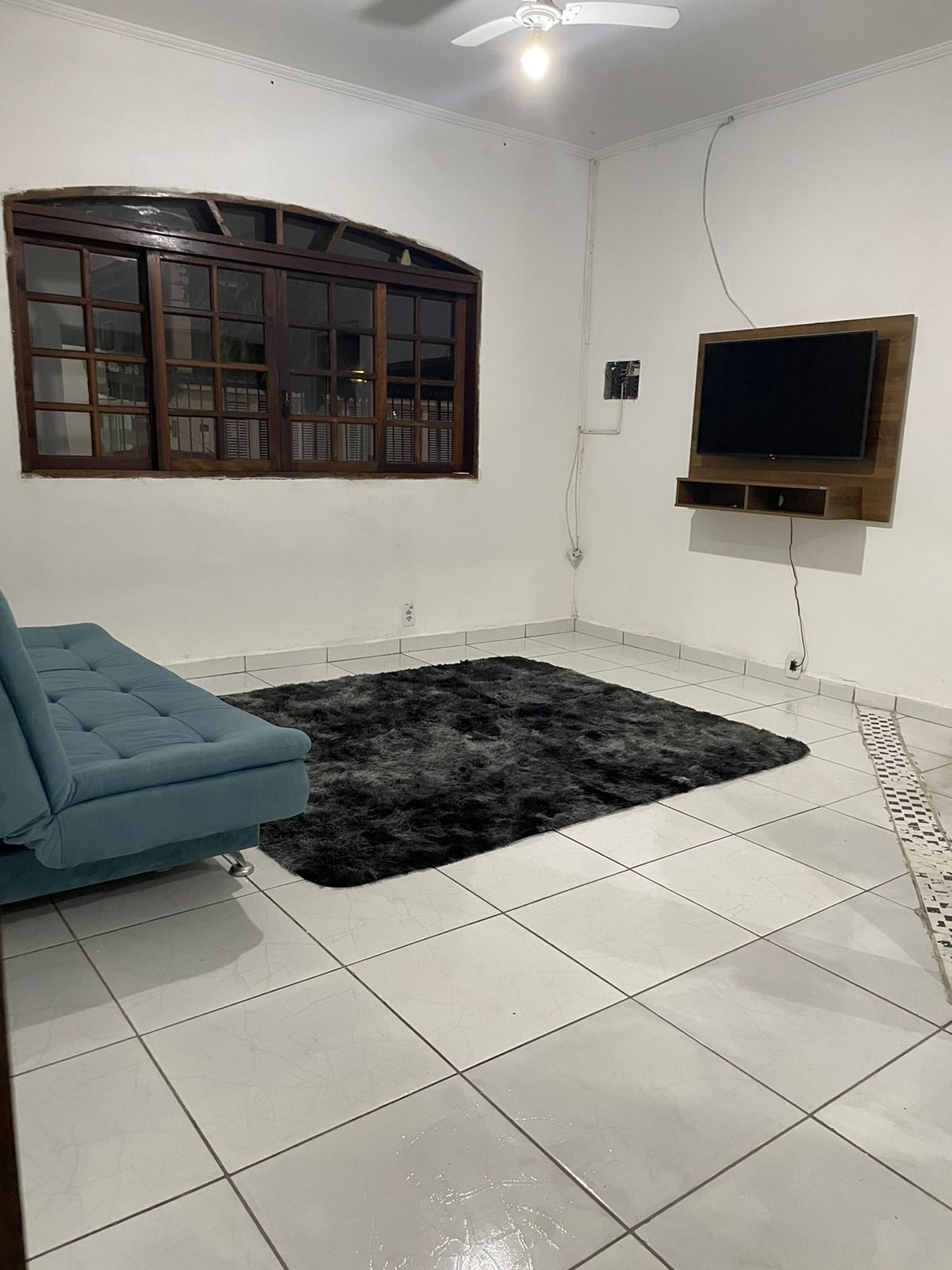 Imagem Casa com 2 Quartos para Temporada, 120 m²em Boqueirão - Praia Grande