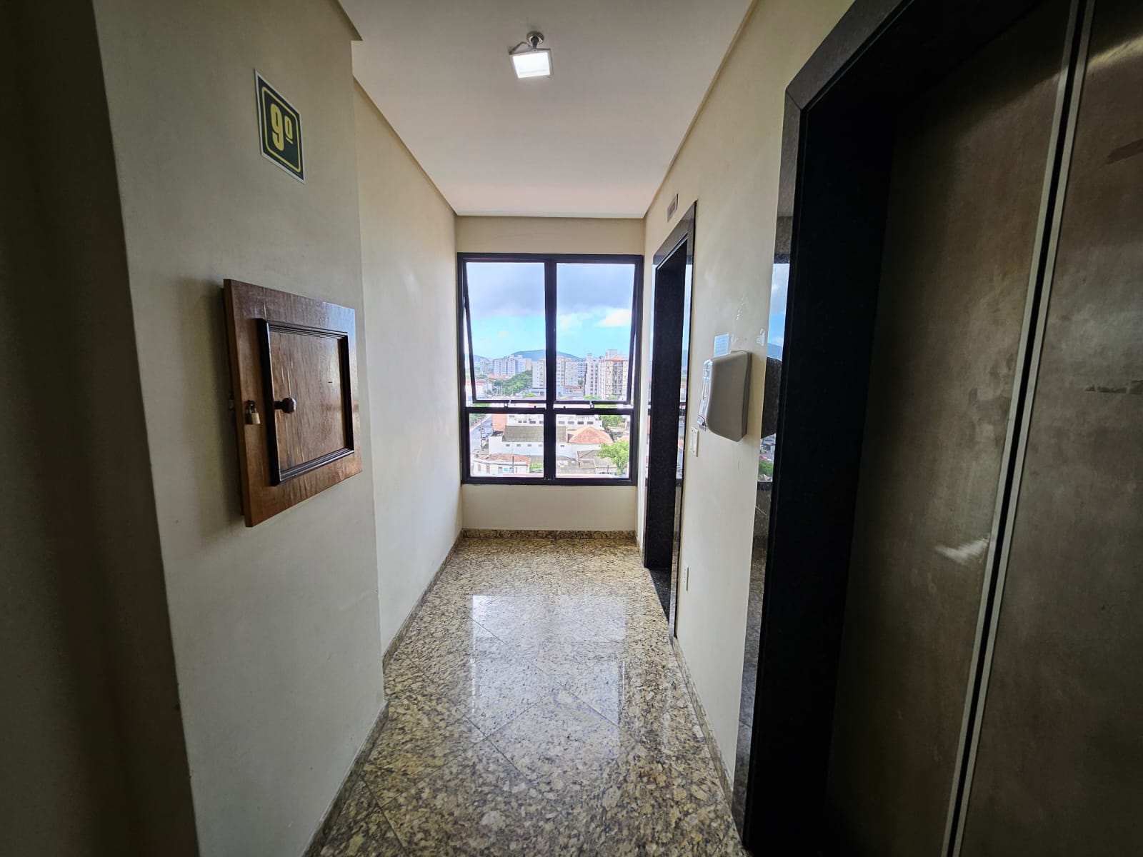 Foto do imóvel: Sala Comercial à Venda, 80 m² em  - 