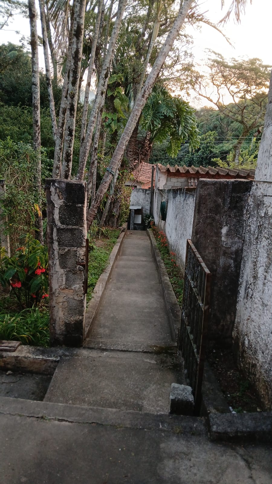 Foto do imóvel: Terreno à Venda, 250 m²em Jardim Novo Embu - Embu das Artes