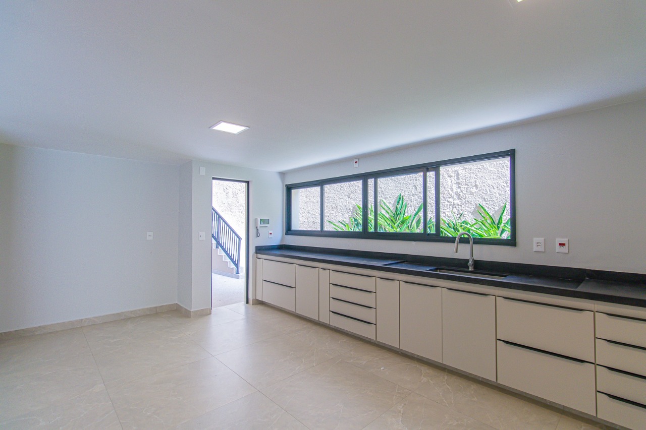Foto do imóvel: Casa com 3 Quartos à Venda, 436 m² em Jardim Marajoara - São Paulo