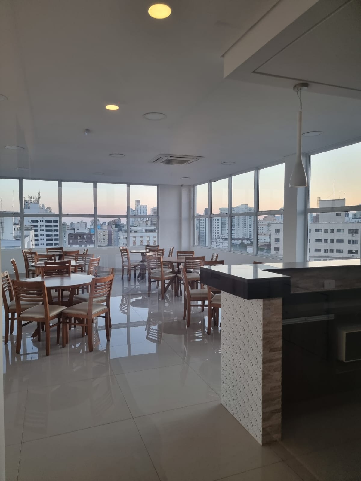 Imagem Apartamento com 2 Quartos à Venda, 54 m²em Aparecida - Santos