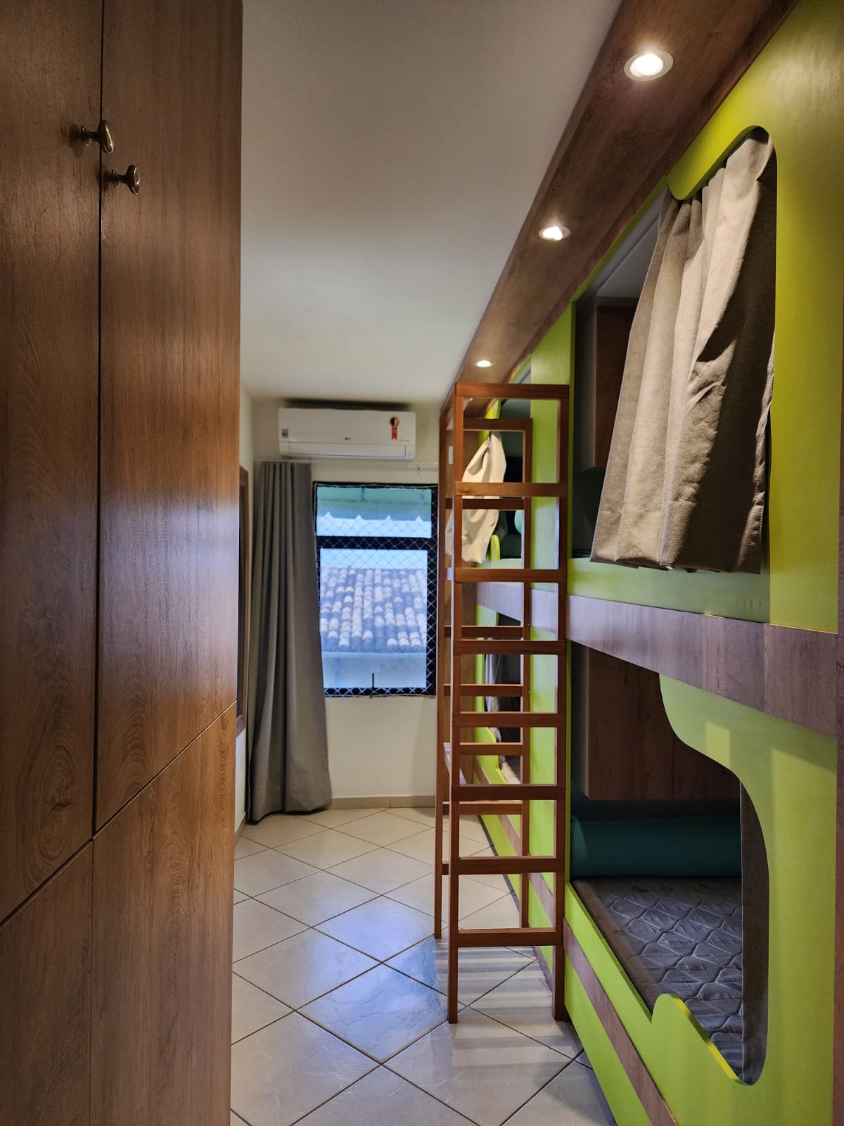 Imagem Edifício Residencial com 15 Quartos à Venda ou Locação, 700 m²em Ponta Negra - Natal