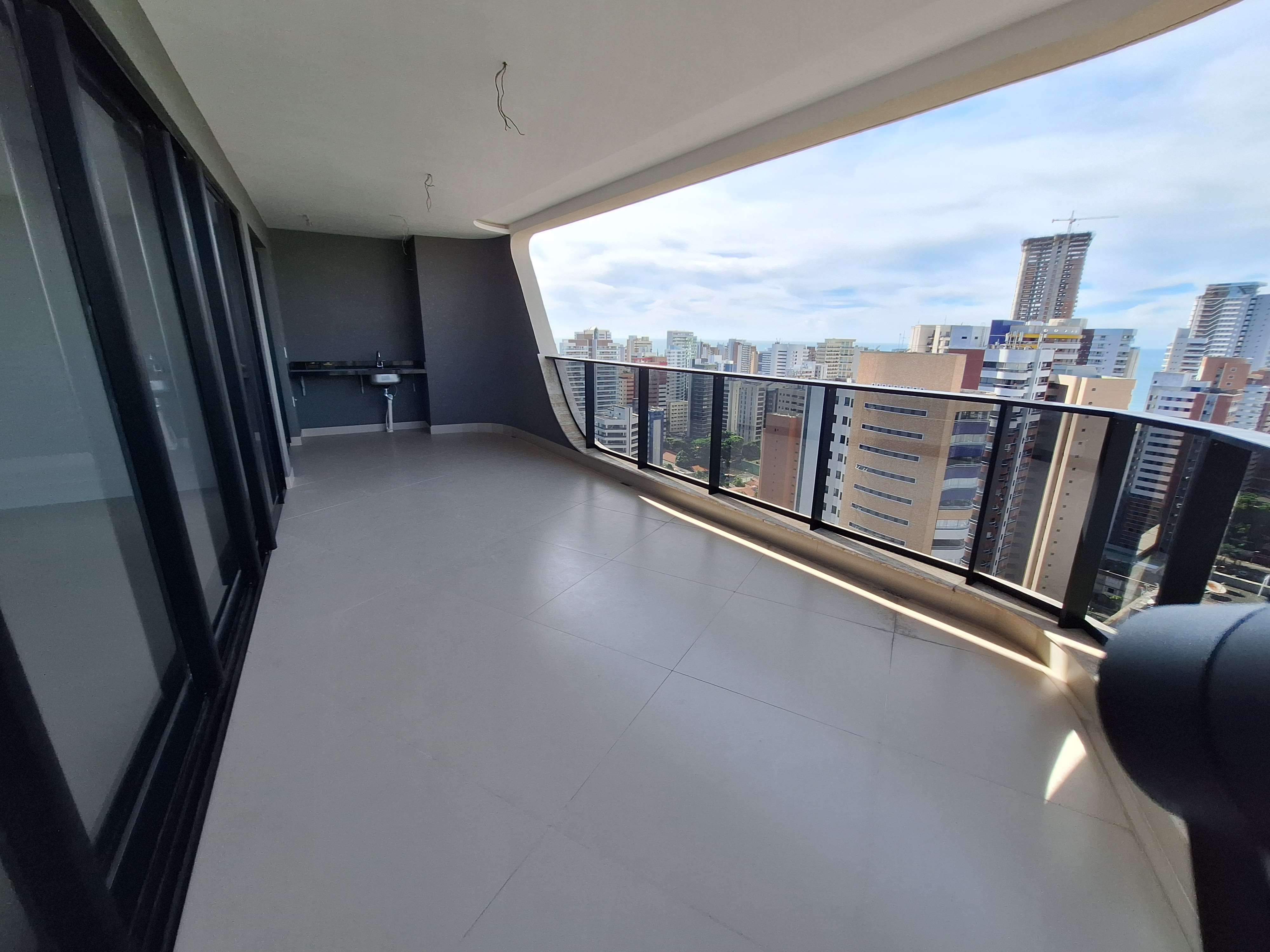 Foto do imóvel: Apartamento com 4 Quartos à Venda, 254 m² em Meireles - Fortaleza