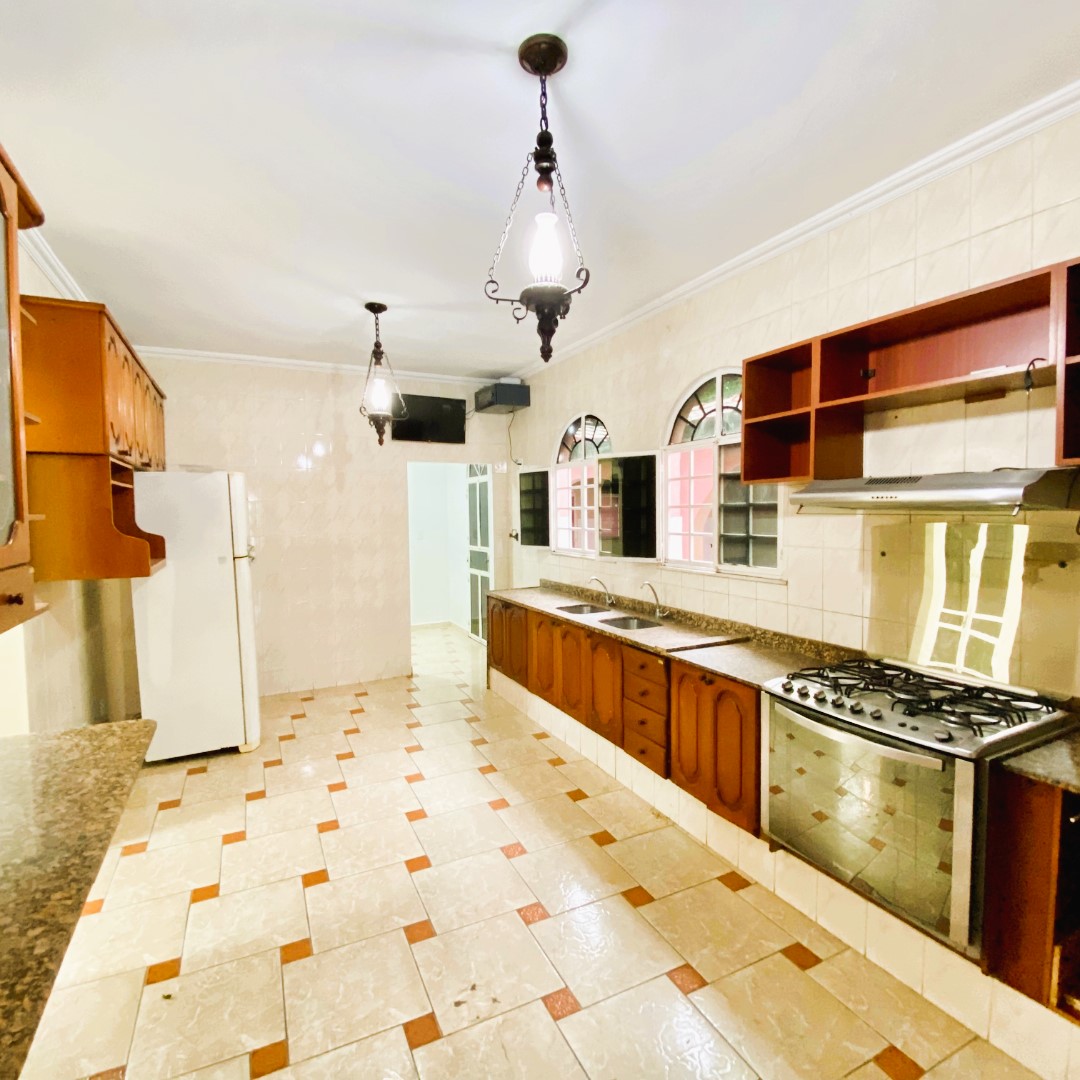 Foto do imóvel: Casa com 4 Quartos para Alugar, 458 m²em Aleixo - Manaus