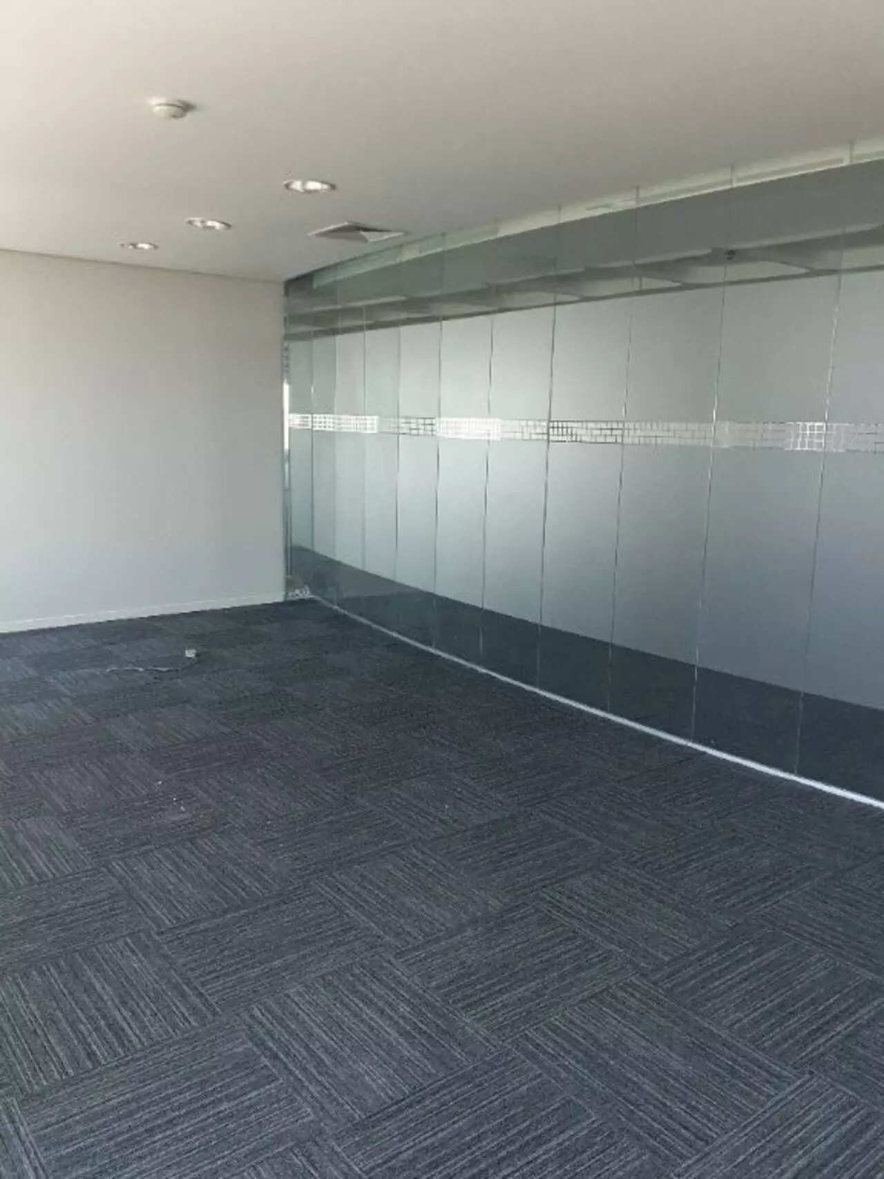 Foto do imóvel: Sala Comercial à Venda ou Locação, 2.844 m² em Jardim São Luís - São Paulo
