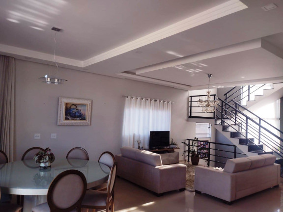 Imagem Casa com 5 Quartos à Venda, 350 m² em Centro - Poços de Caldas