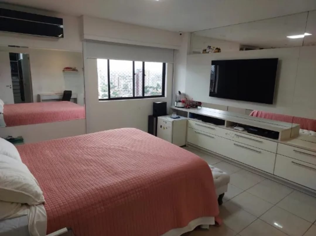 Imagem Apartamento com 4 Quartos à Venda, 333 m²em Madalena - Recife