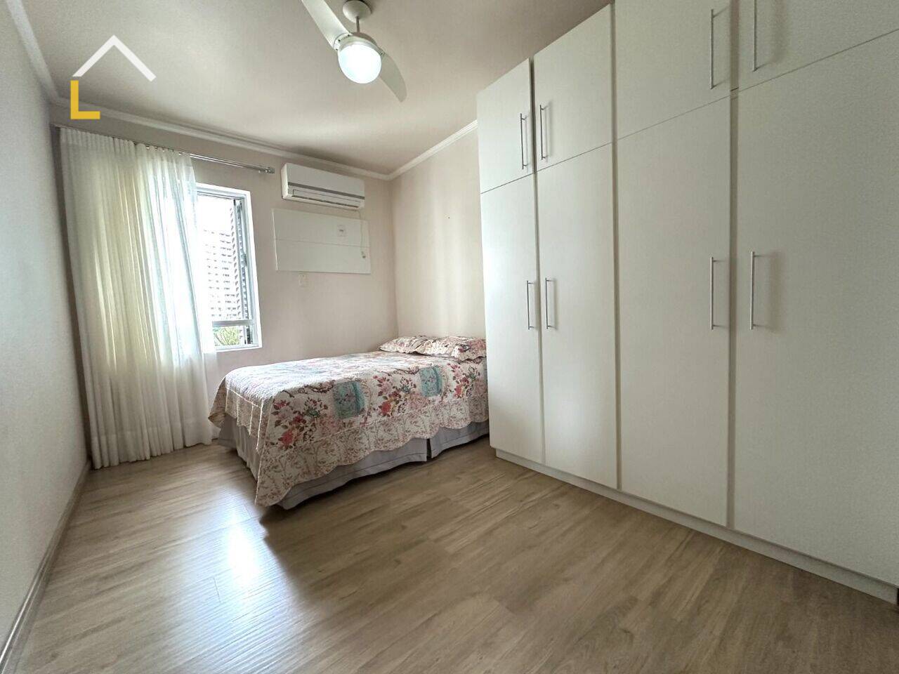 Imagem Apartamento com 3 Quartos à Venda, 129 m²em CENTRO - Joinville