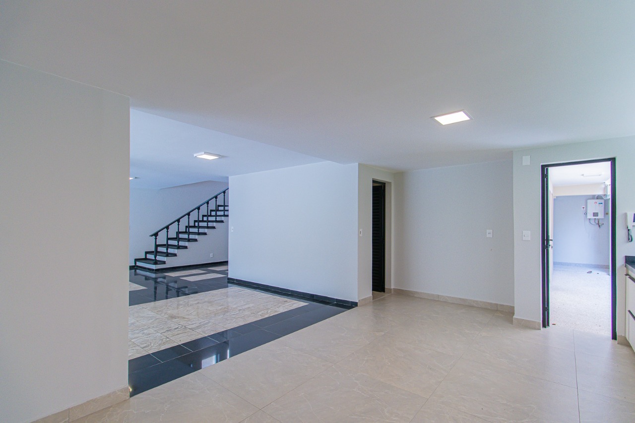 Foto do imóvel: Casa com 3 Quartos à Venda, 436 m² em Jardim Marajoara - São Paulo