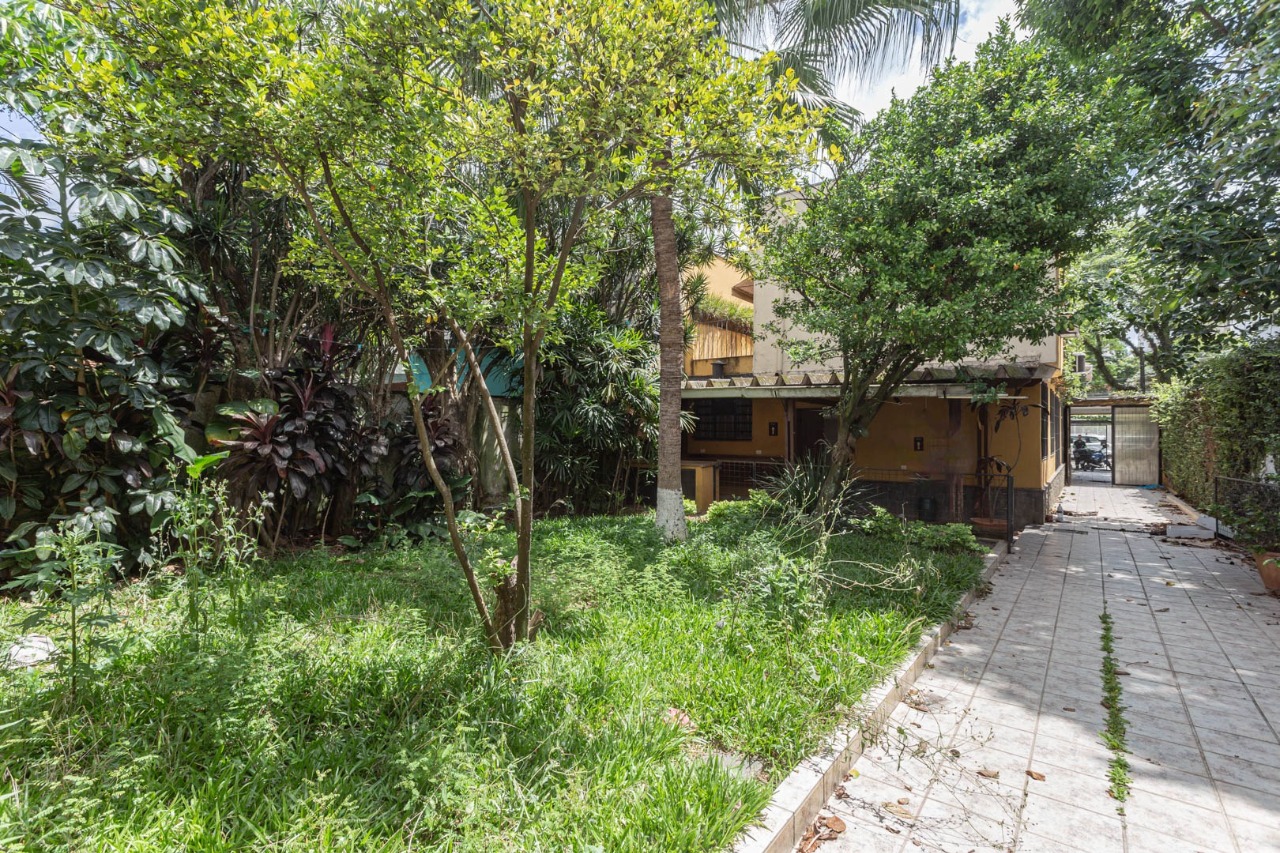 Foto do imóvel: Casa com 2 Quartos à Venda ou Locação, 237 m² em Cidade Monções - São Paulo