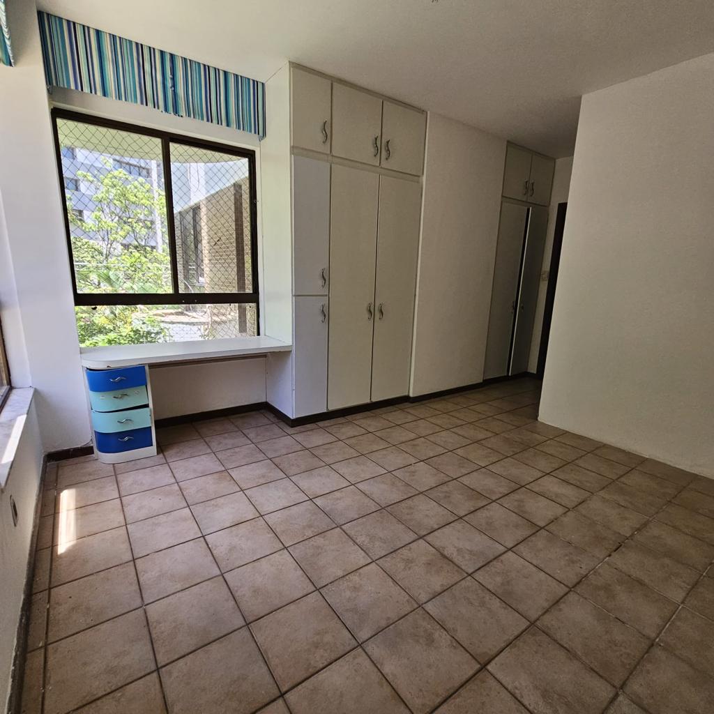 Imagem Apartamento com 3 Quartos à Venda, 165 m²em Jardim Apipema - Salvador