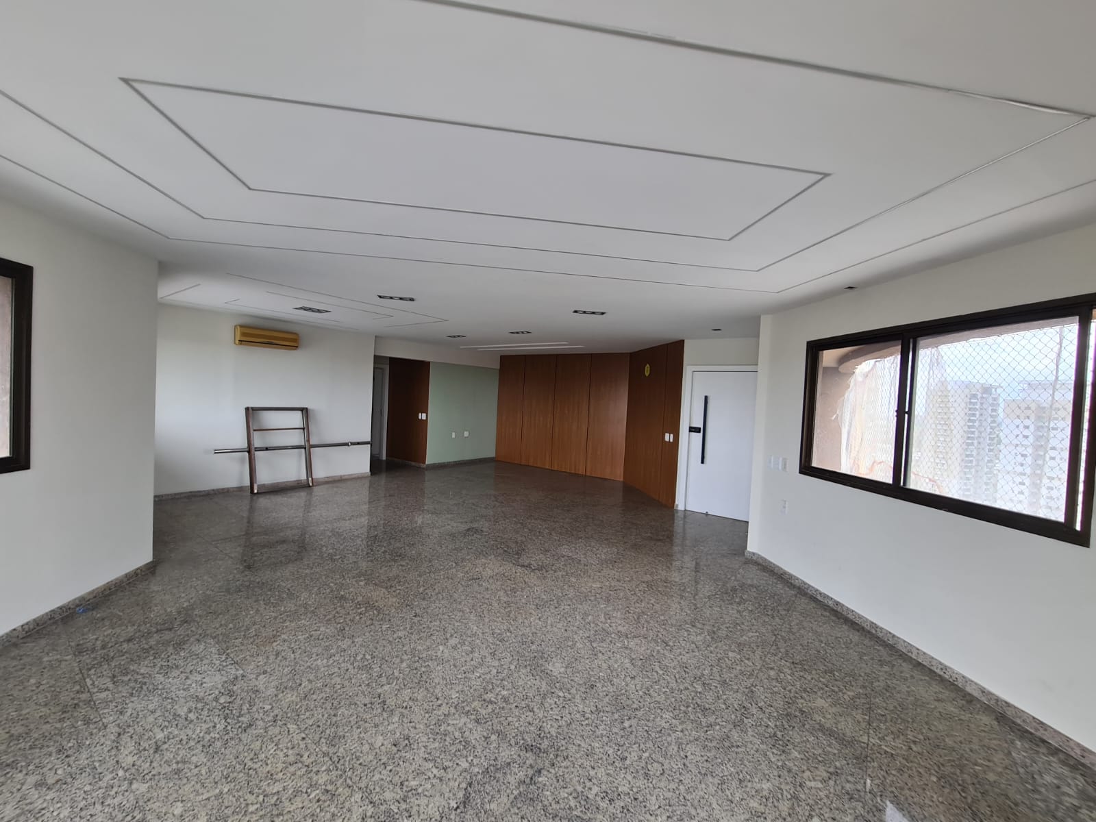 Imagem Apartamento com 4 Quartos à Venda, 240 m²em Aleixo - Manaus