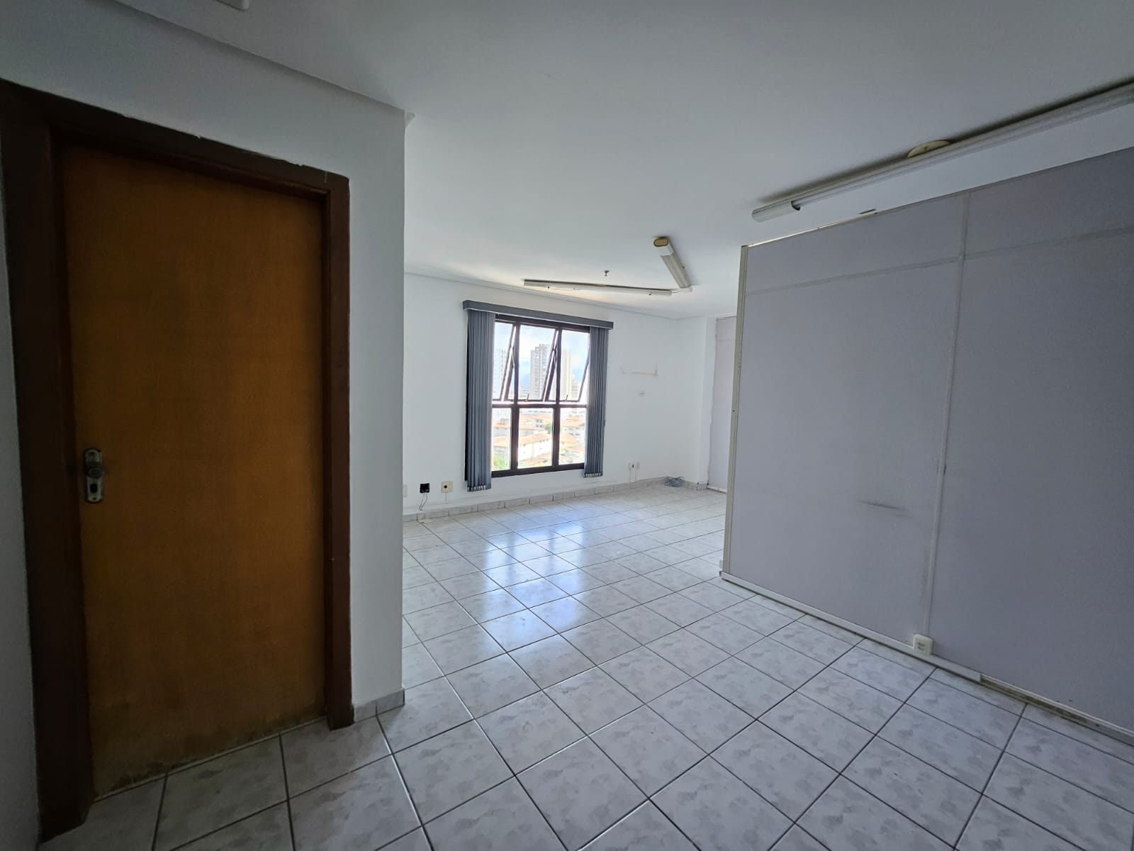 Foto do imóvel: Sala Comercial à Venda, 80 m² em  - 