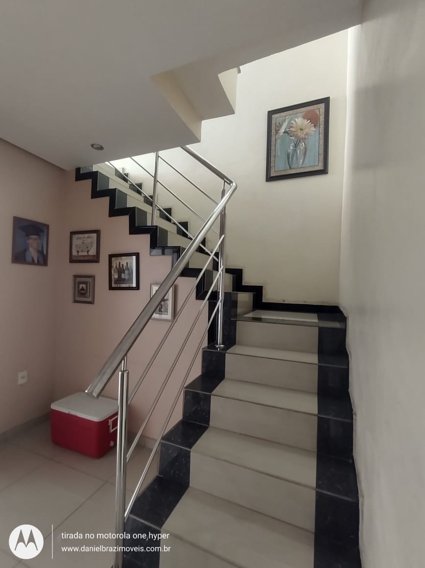 Imagem Casa com 3 Quartos para Alugar, 226 m²em Petrópolis - Manaus