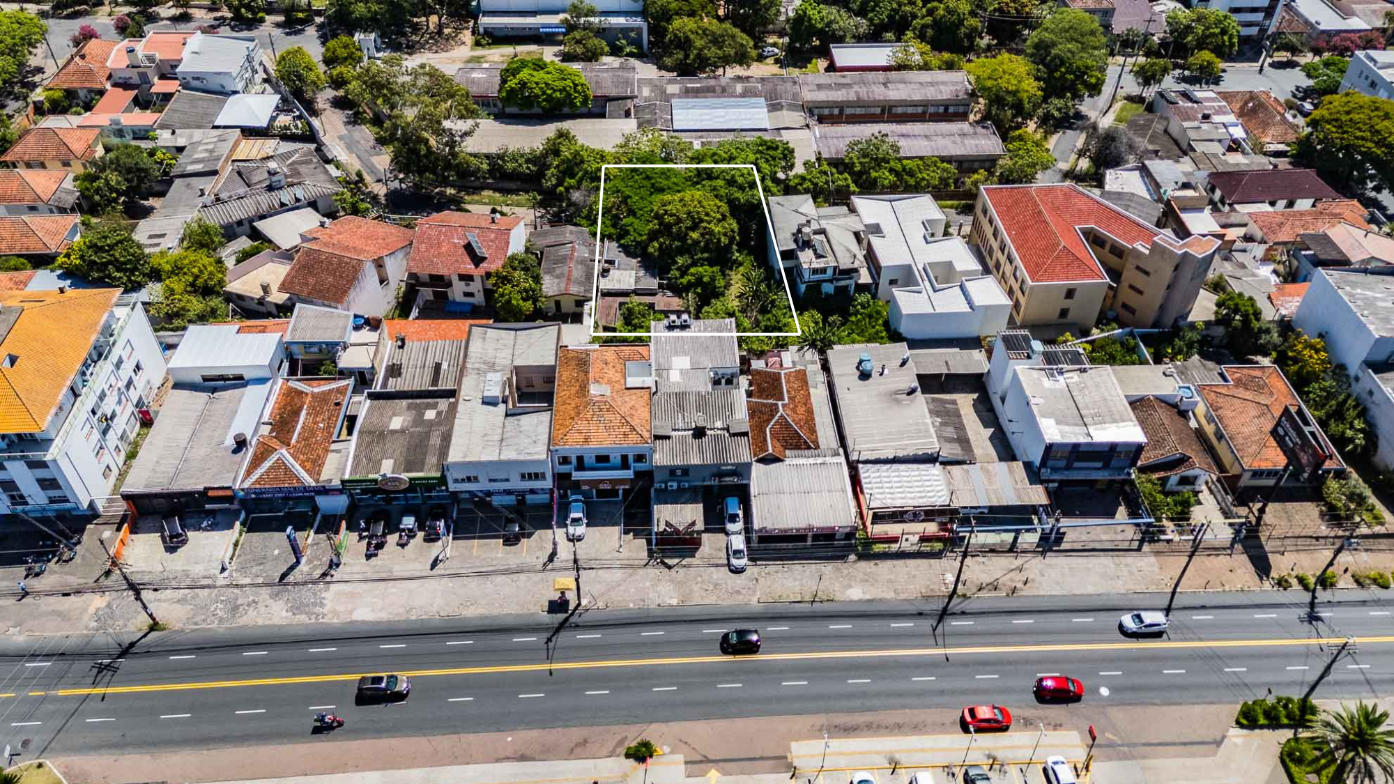 Foto do imóvel: Terreno à Venda, 705 m² em Vila Ipiranga - Porto Alegre