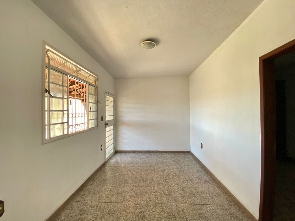 Foto do imóvel: Casa com 2 Quartos à Venda, 110 m² em Planalto - Belo Horizonte Foto do imóvel: Casa com 2 Quartos à Venda, 110 m² em Planalto - Belo Horizonte