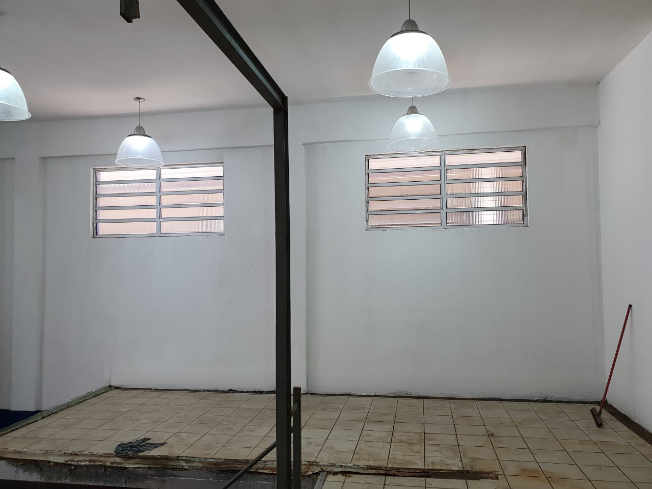 Imagem Galpão para Alugar, 295 m²em Vila Sílvia - São Paulo