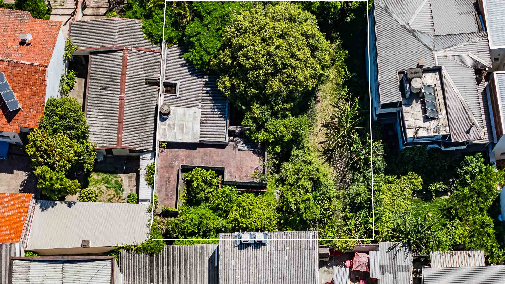 Foto do imóvel: Terreno à Venda, 705 m² em Vila Ipiranga - Porto Alegre