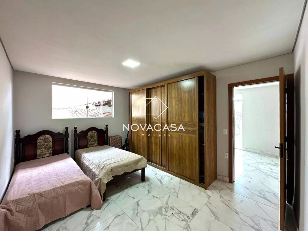 Foto do imóvel: Casa com 5 Quartos à Venda, 250 m² em Rio Branco - Belo Horizonte Foto do imóvel: Casa com 5 Quartos à Venda, 250 m² em Rio Branco - Belo Horizonte
